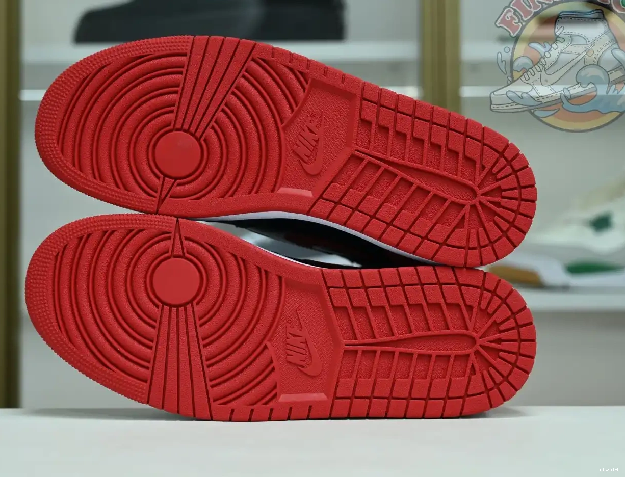 Jordan 1 Bred